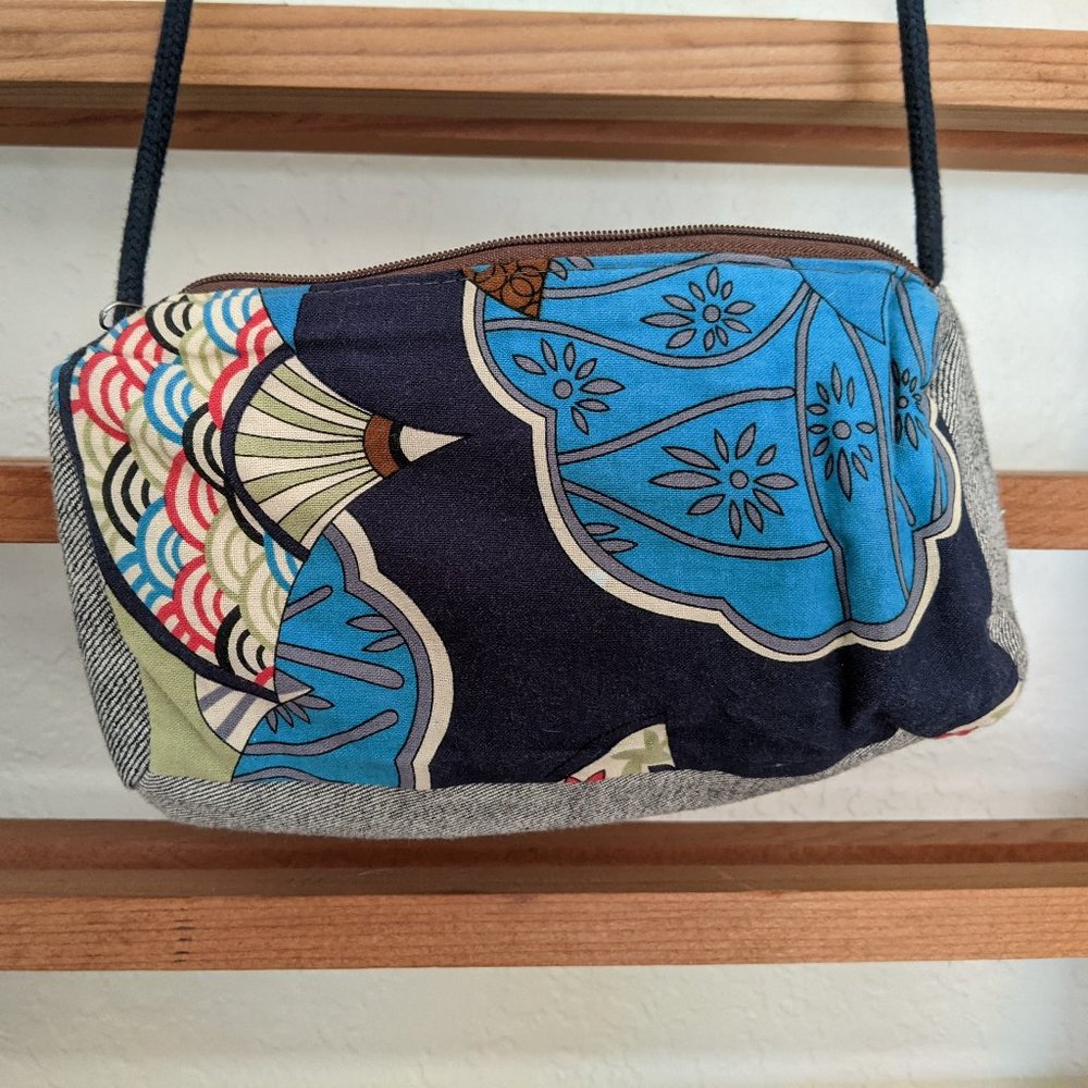 Taiwanese Street Market Zippered Cloth Purse
